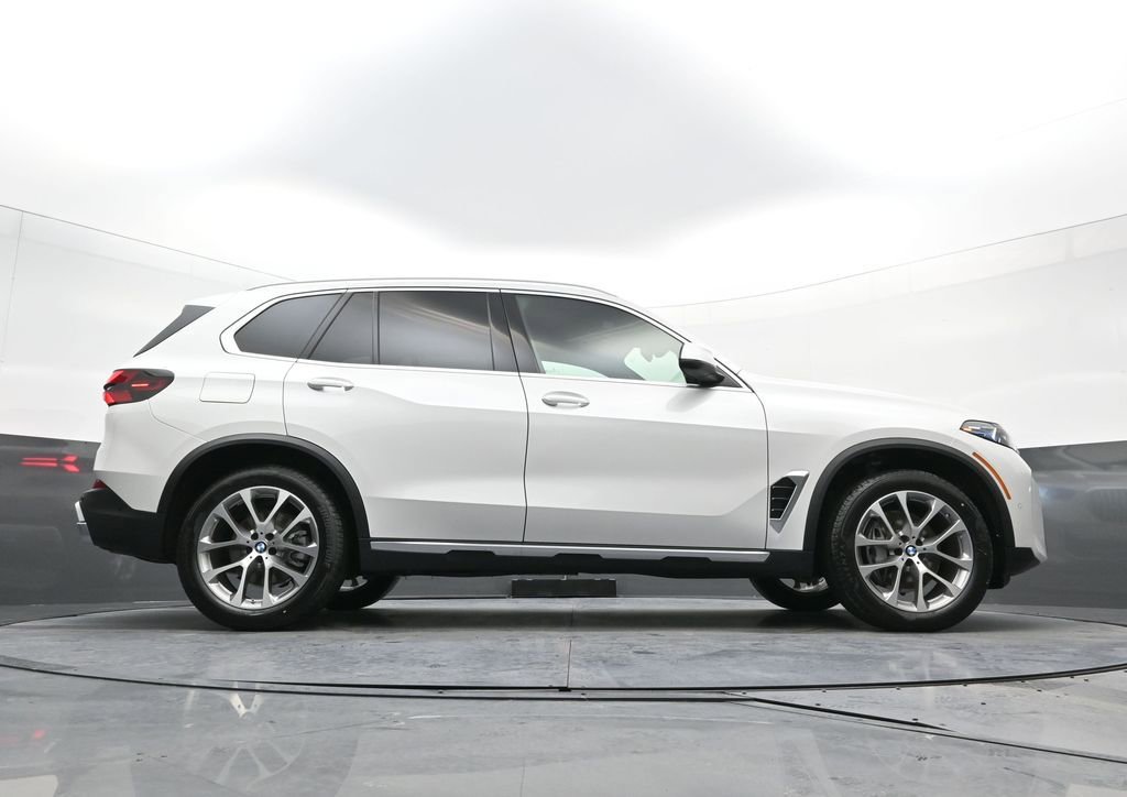 New 2026 BMW X5 xDrive40i AWD/4WD image 30