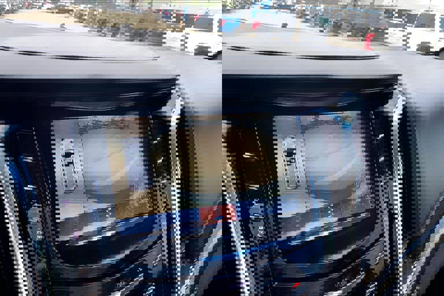 Used 2017 Cadillac Escalade Platinum image 29