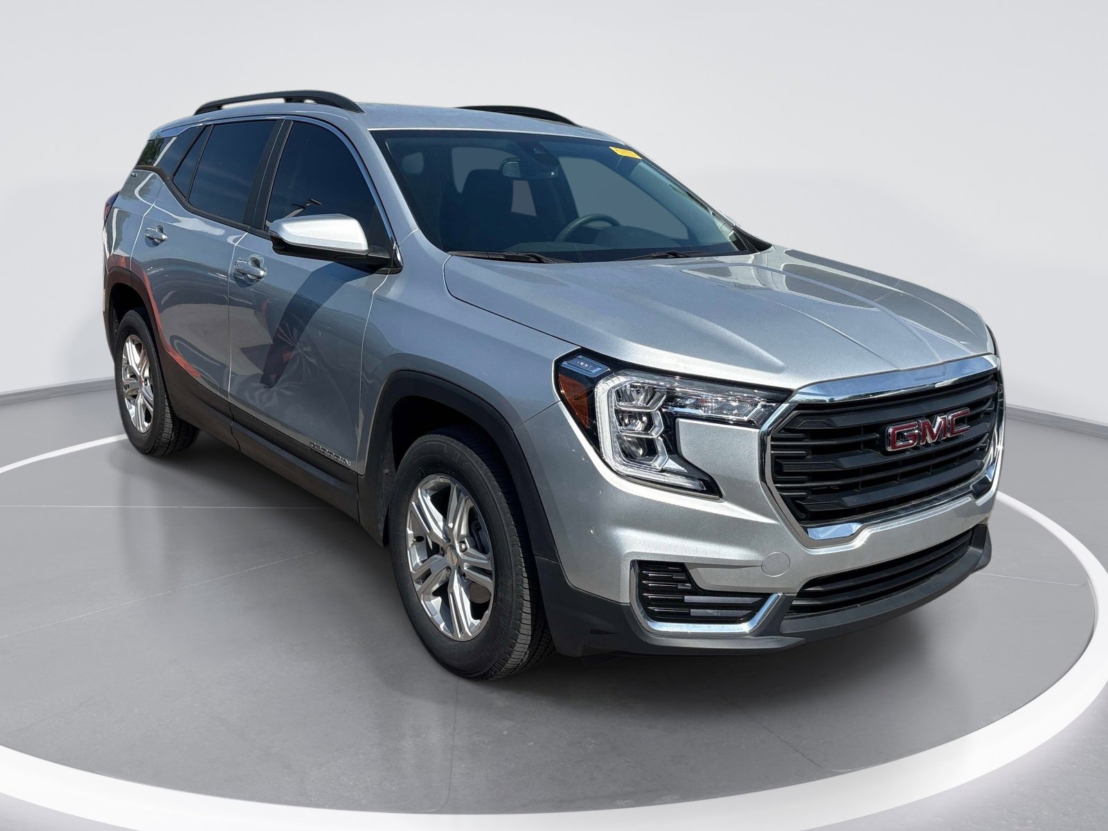 Certified 2022 GMC Terrain SLE w/ Driver Convenience Package AWD/4WD image 2