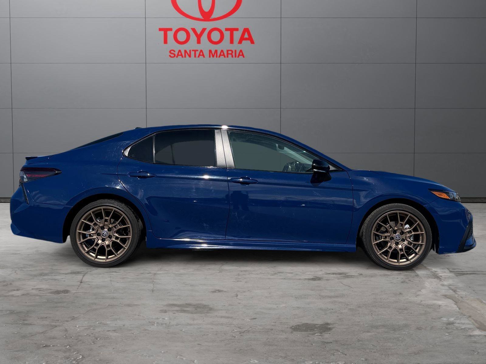Used 2024 Toyota Camry SE w/ Convenience Package FWD image 21