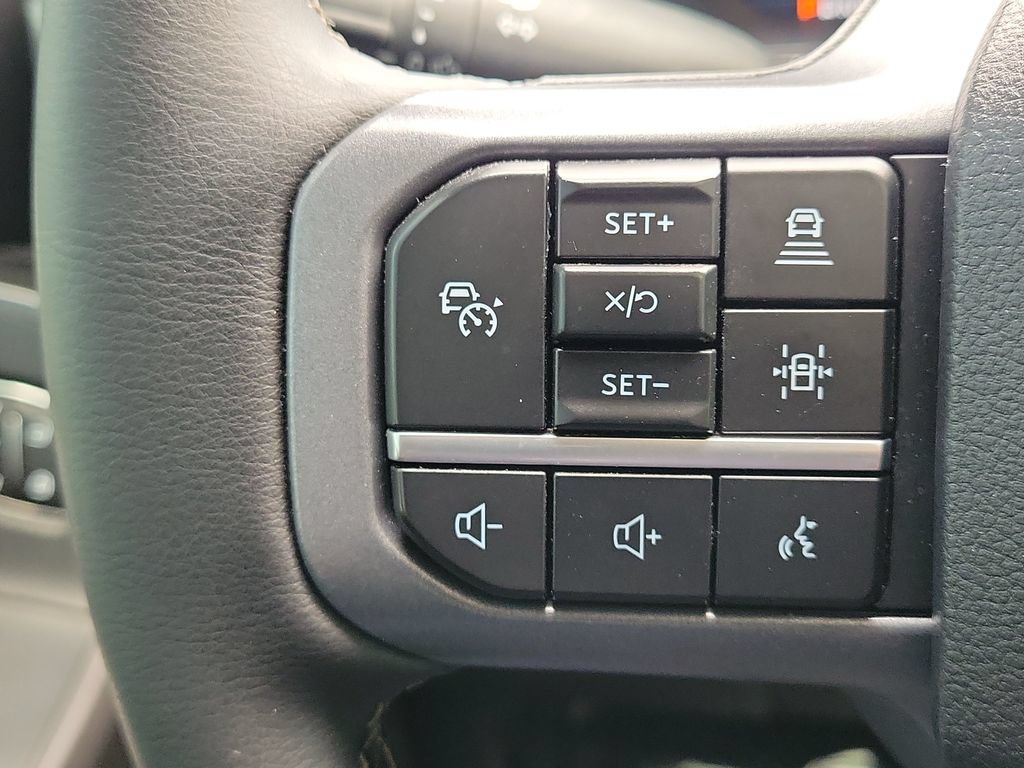 Used 2025 Ford F150 Lariat w/ Equipment Group 502A High AWD/4WD image 9