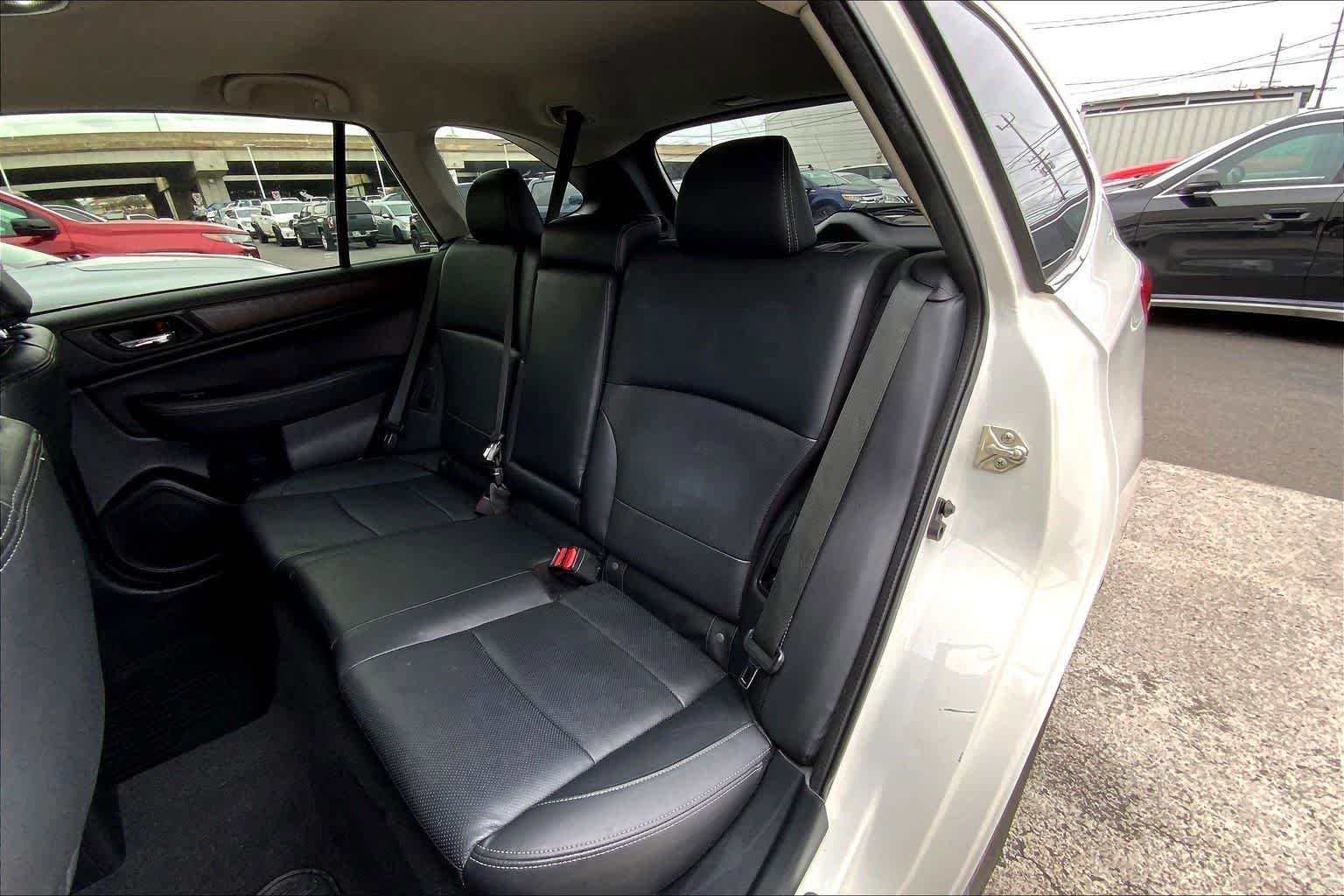 Used 2016 Subaru Outback 2.5i Limited image 29