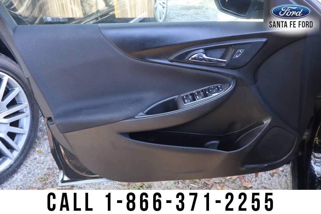 Used 2020 Chevrolet Malibu LT FWD image 7