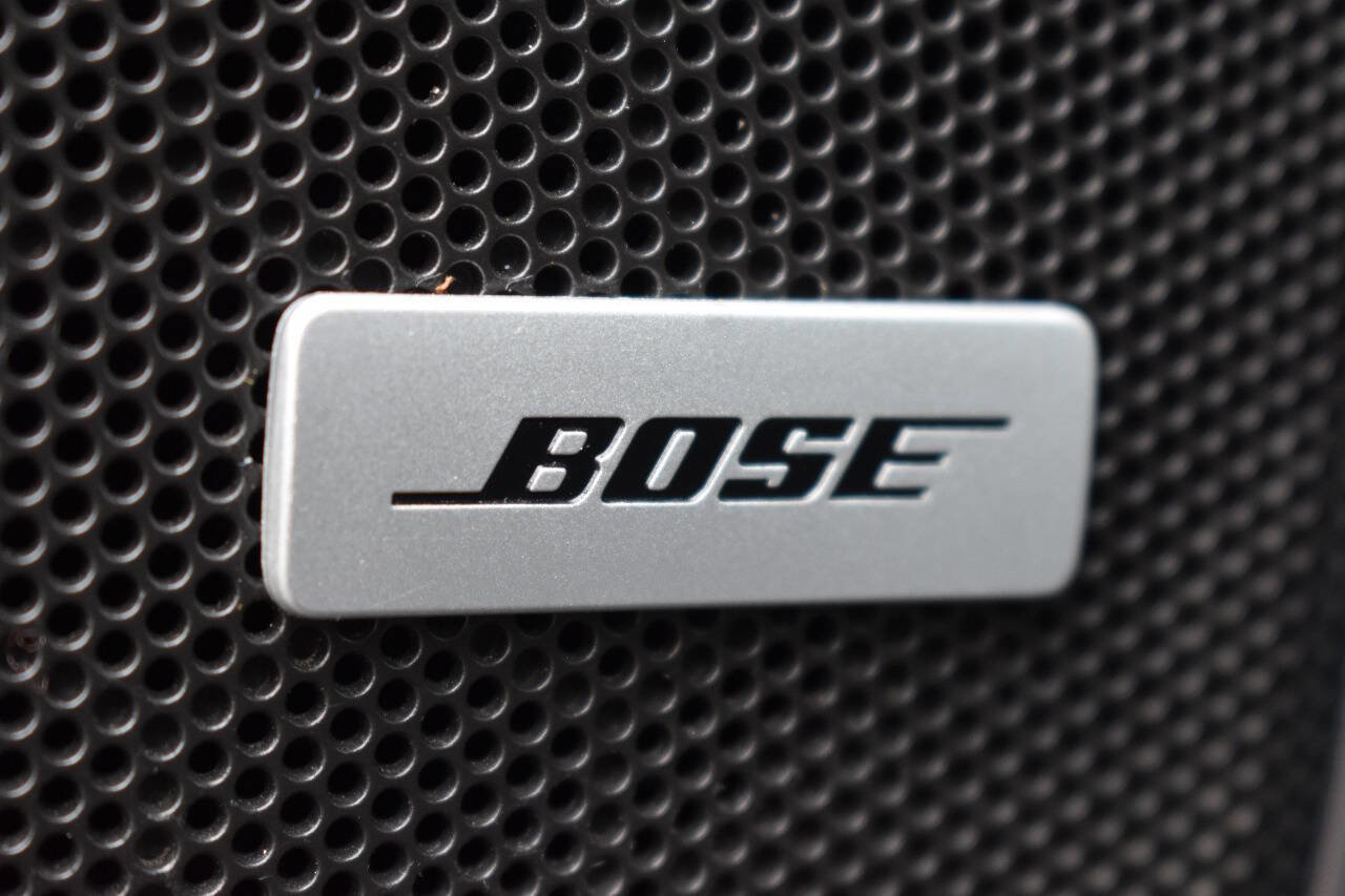 Used 2018 Chevrolet Suburban LT AWD/4WD image 9