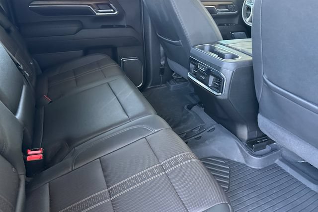 Used 2024 Chevrolet Silverado 3500 High Country w/ High Country Premium Package AWD/4WD image 18
