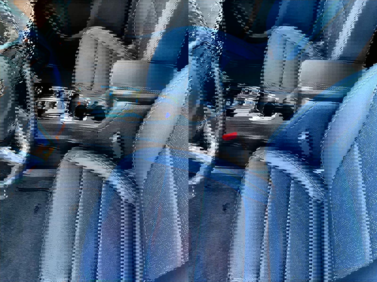 Certified 2023 Chevrolet Bolt EUV LT w/ Convenience Package image 20