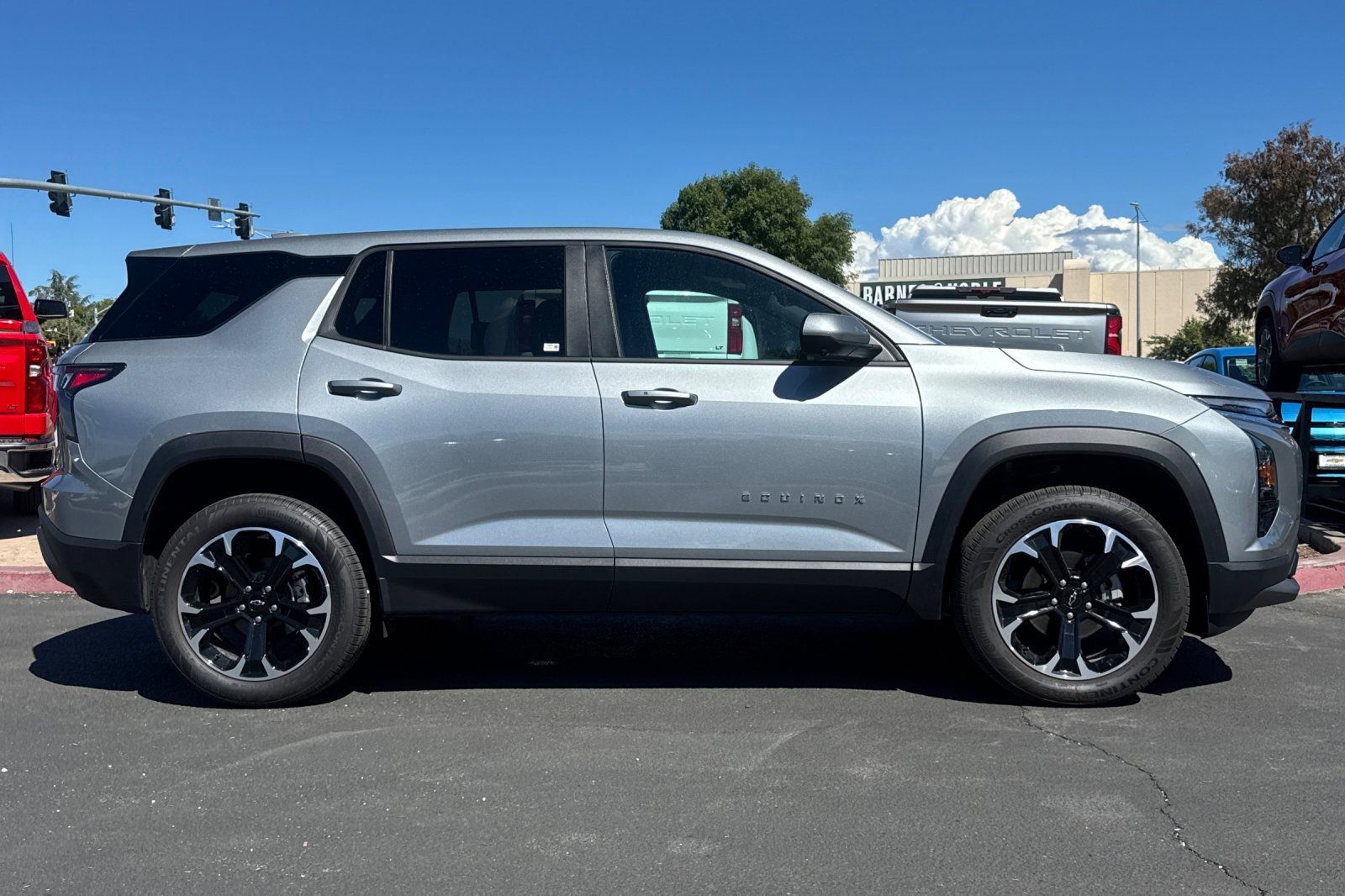 Used 2026 Chevrolet Equinox LT image 4