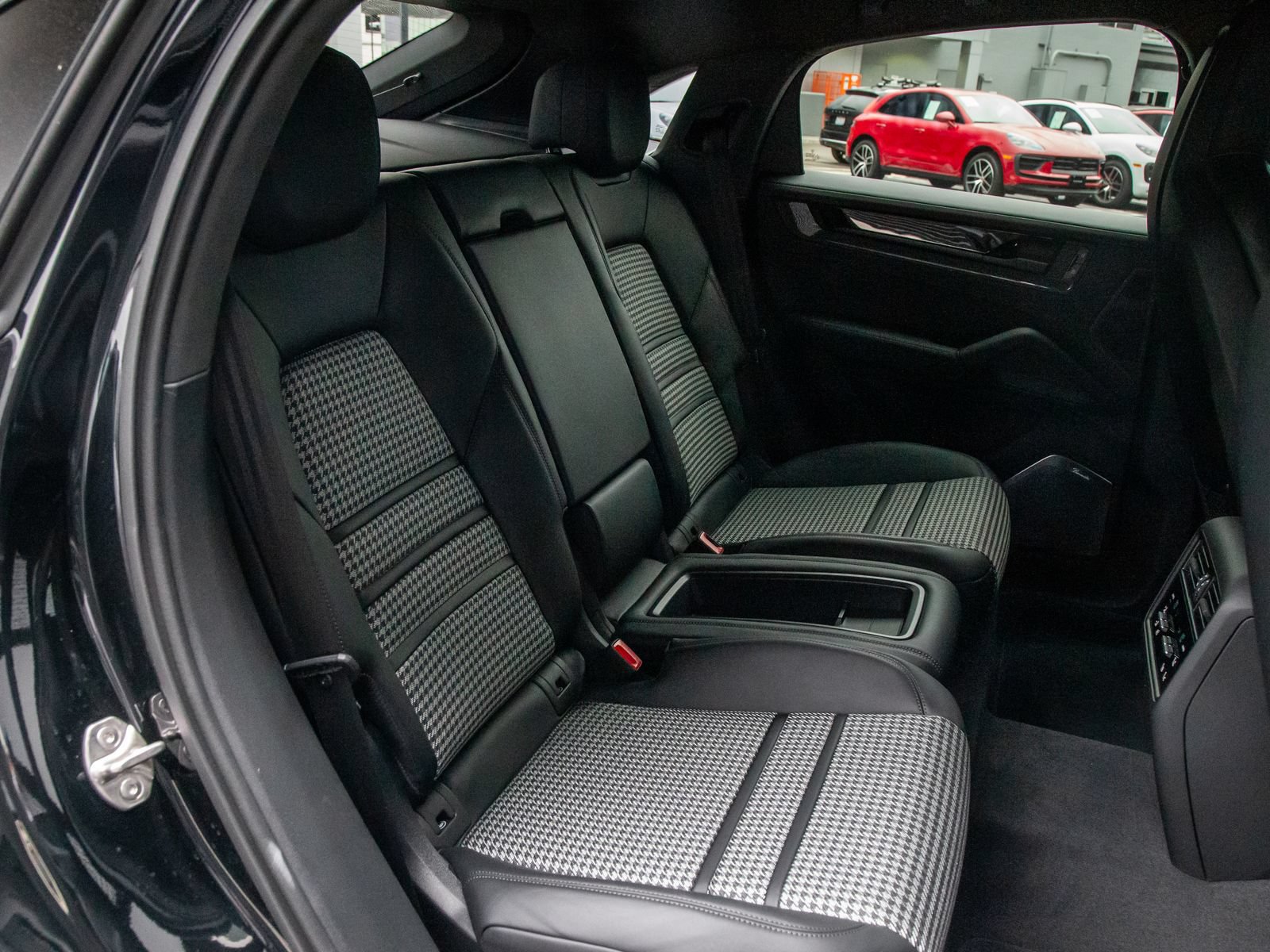 Certified 2026 Porsche Cayenne GTS AWD/4WD image 19
