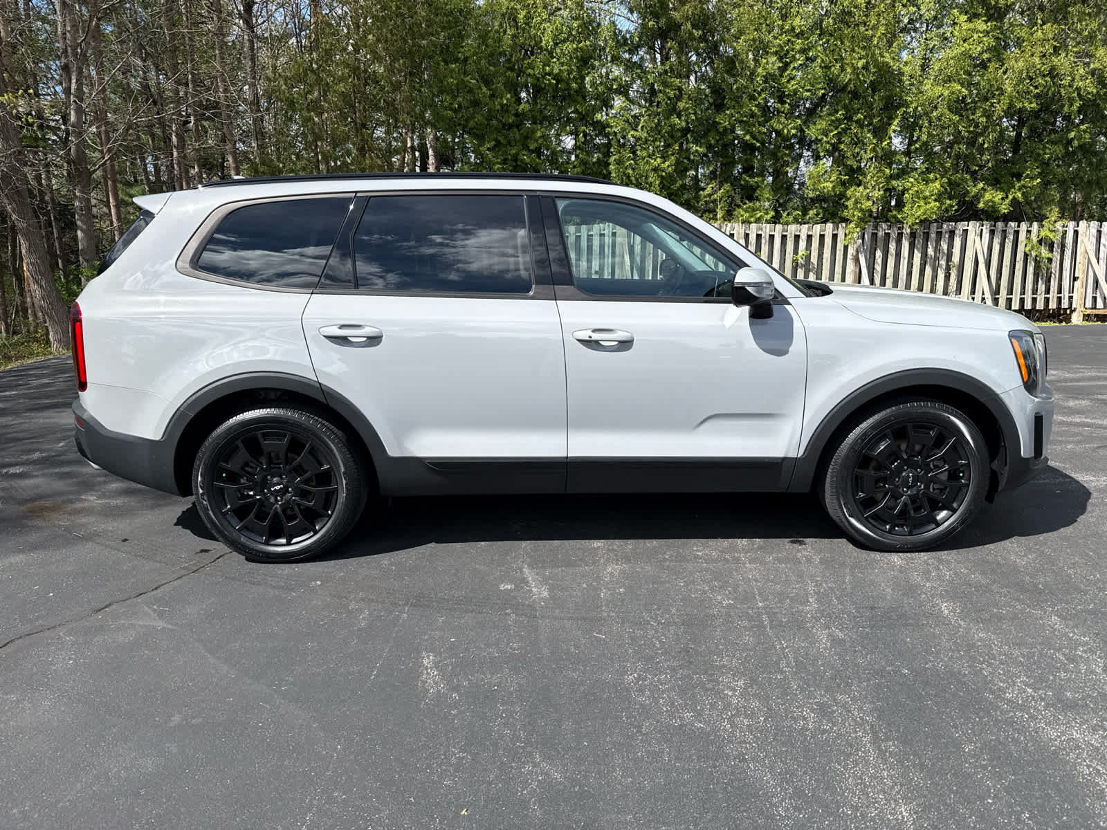 Used 2022 Kia Telluride SX w/ SX Prestige Package AWD/4WD image 2