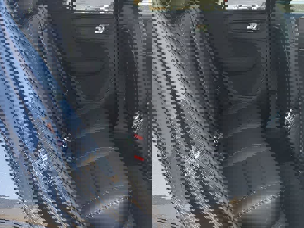 New 2026 Volvo XC40 B5 Core w/ Protection Package Premier image 19