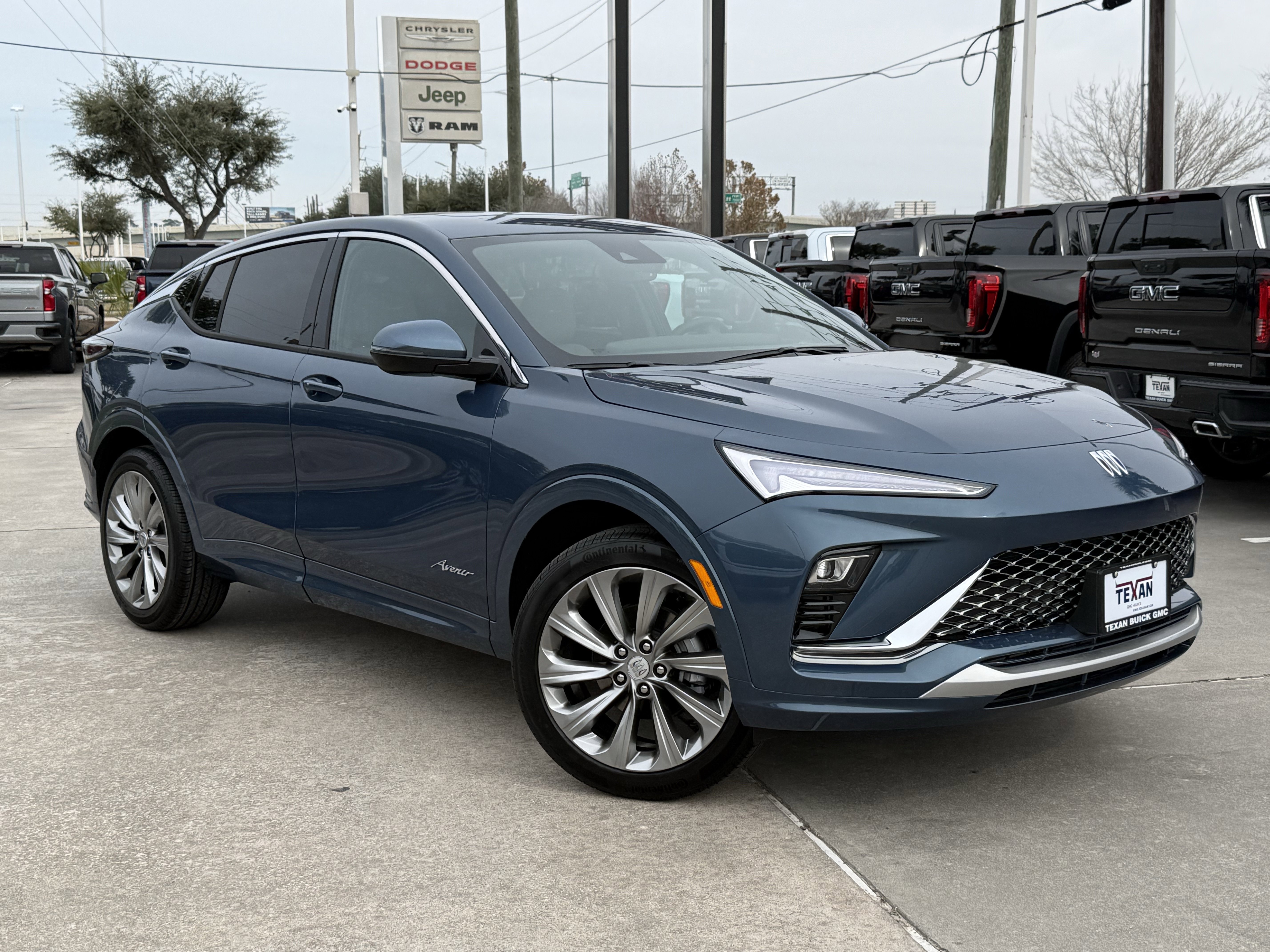 Used 2026 Buick Envista Avenir image 2