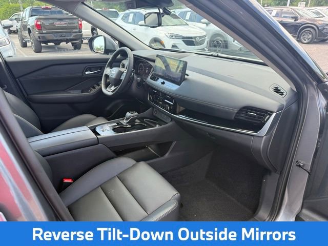 Used 2025 Nissan Rogue SL w/ Tech Package image 12