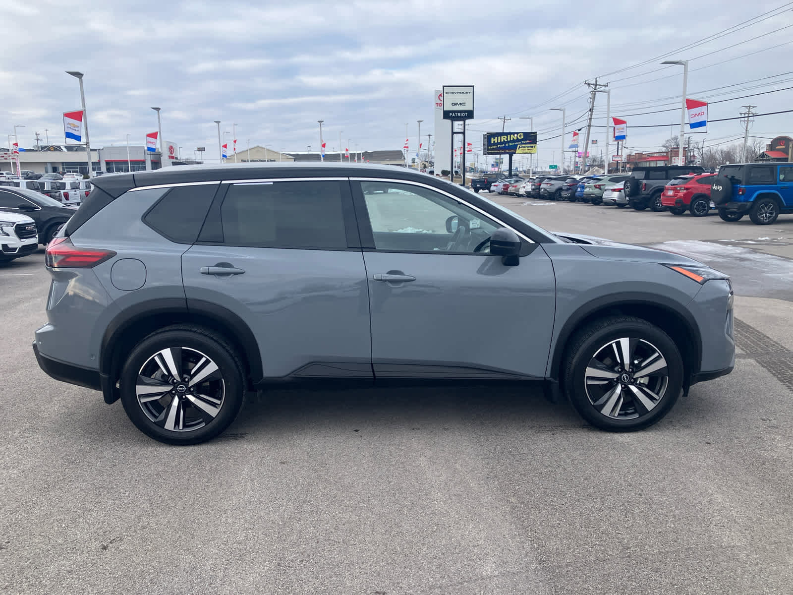 Used 2024 Nissan Rogue SL image 8