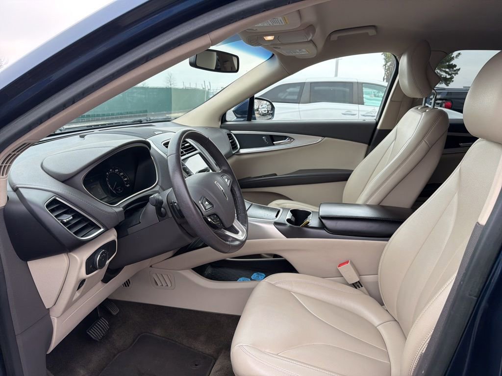 Used 2017 Lincoln MKX Premiere image 12