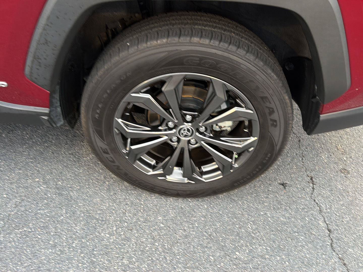 Certified 2023 Toyota RAV4 XLE Premium AWD/4WD image 38