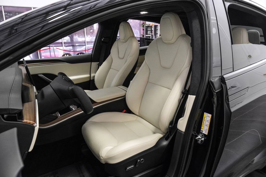 Used 2023 Tesla Model X image 33