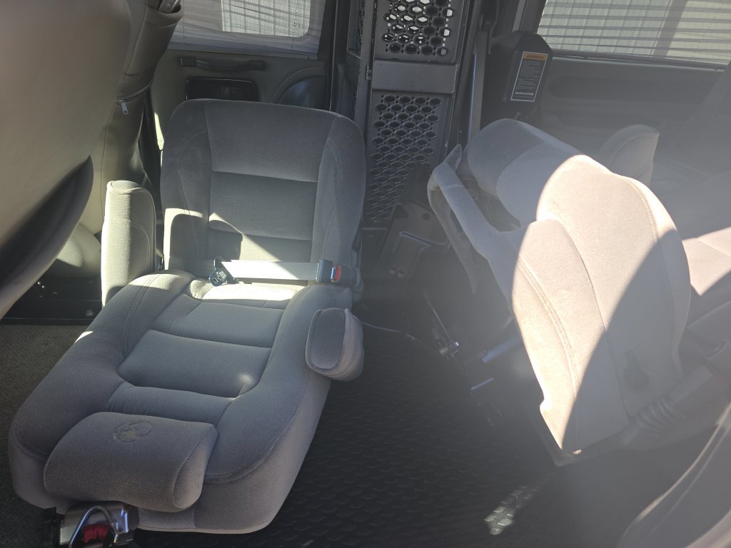 Used 2009 Chevrolet Express 1500 AWD w/ Preferred Equipment Group image 14