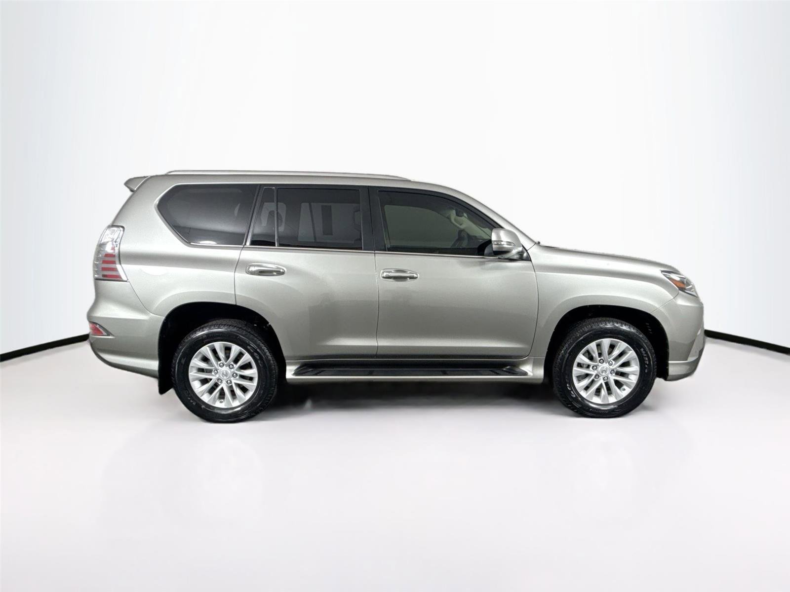 Used 2023 Lexus GX 460 Premium image 5