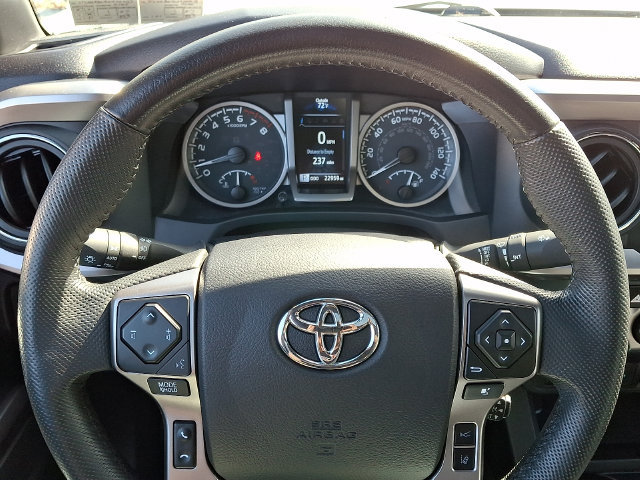Used 2022 Toyota Tacoma Limited AWD/4WD image 19