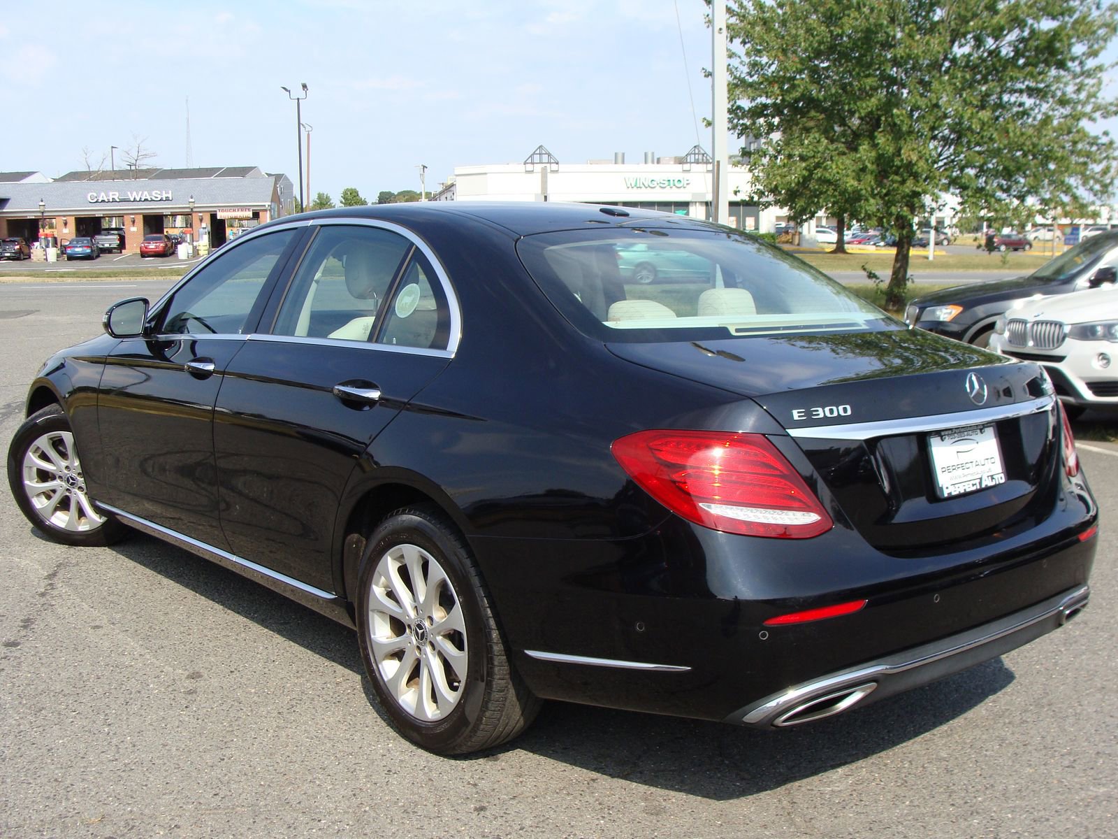 Used 2018 Mercedes-Benz E 300 4MATIC image 4