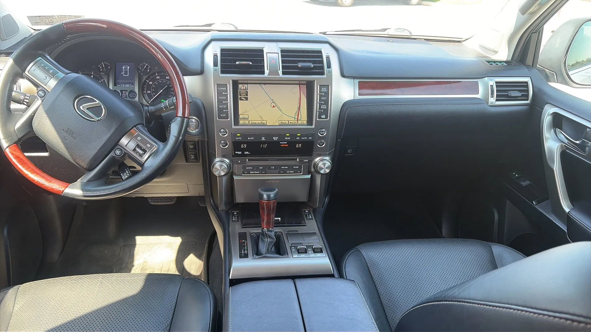 Used 2010 Lexus GX 460 image 37