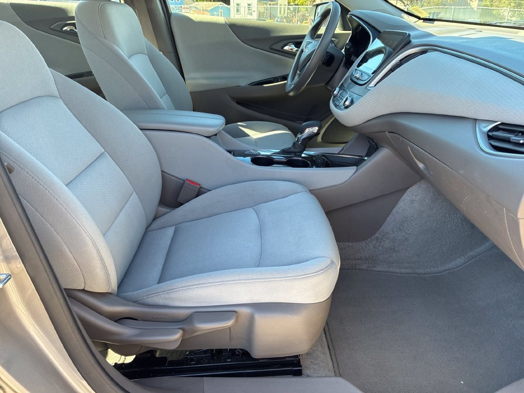 Used 2025 Chevrolet Malibu LT FWD image 28