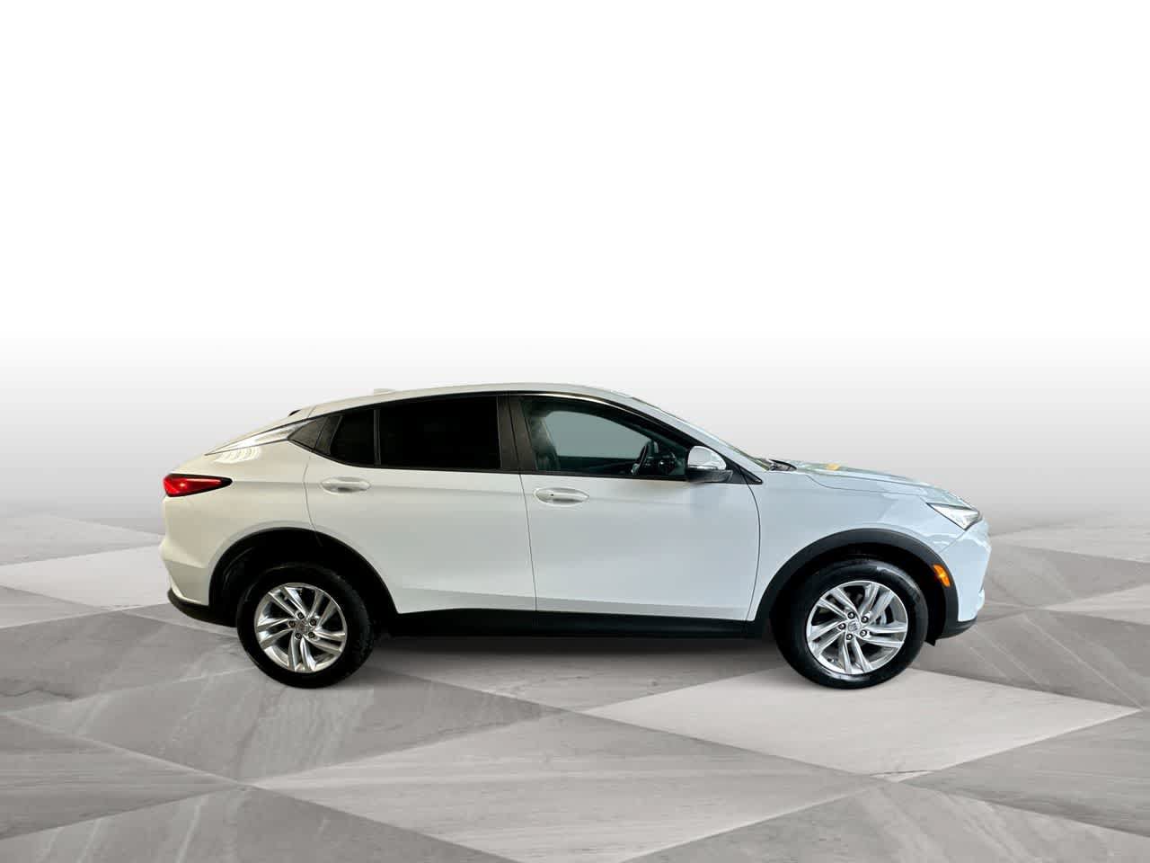 Used 2024 Buick Envista Sport Touring w/ Convenience I Package FWD image 9