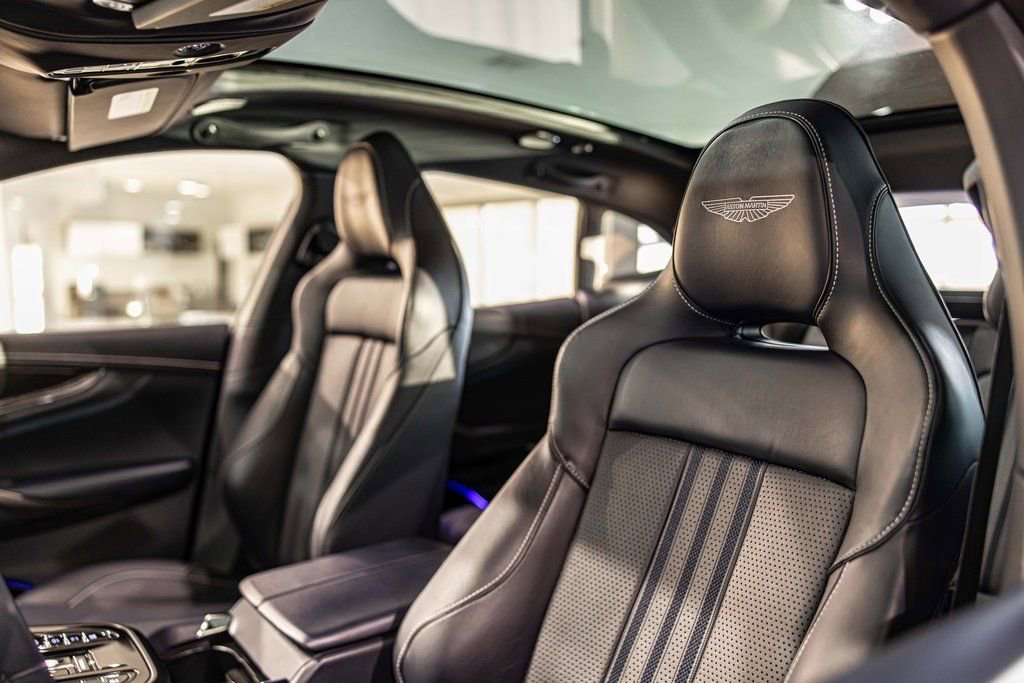 Used 2025 Aston Martin DBX 707 image 19