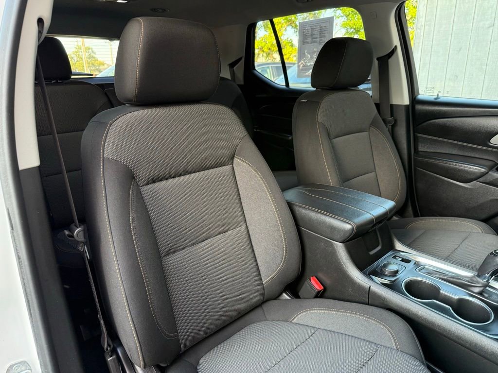 Used 2019 Chevrolet Traverse LT FWD image 24