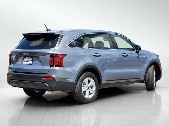 Used 2023 Kia Sorento LX FWD image 4