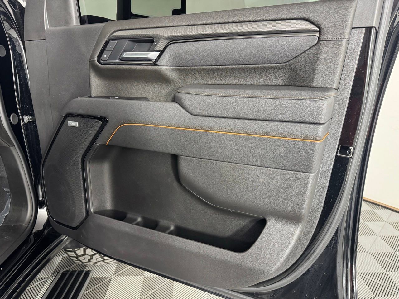 Used 2025 GMC Sierra 2500 AT4 w/ AT4 Premium Plus Package image 46