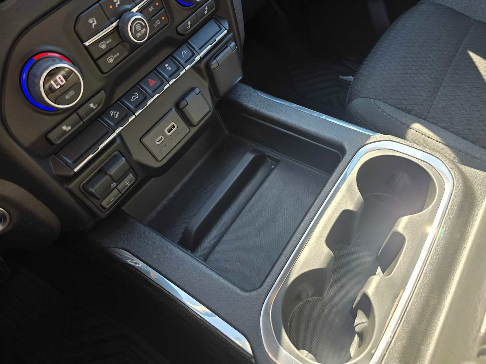 Used 2022 Chevrolet Silverado 1500 LT Trail Boss w/ Convenience Package II image 29