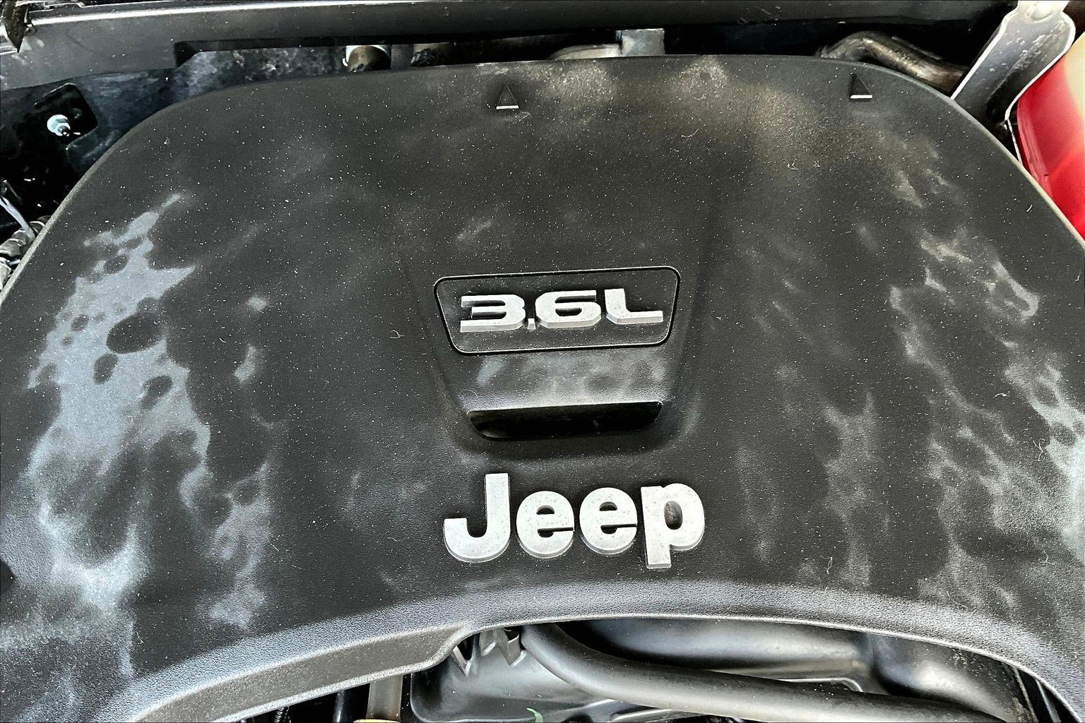 Used 2021 Jeep Gladiator Sport AWD/4WD image 32