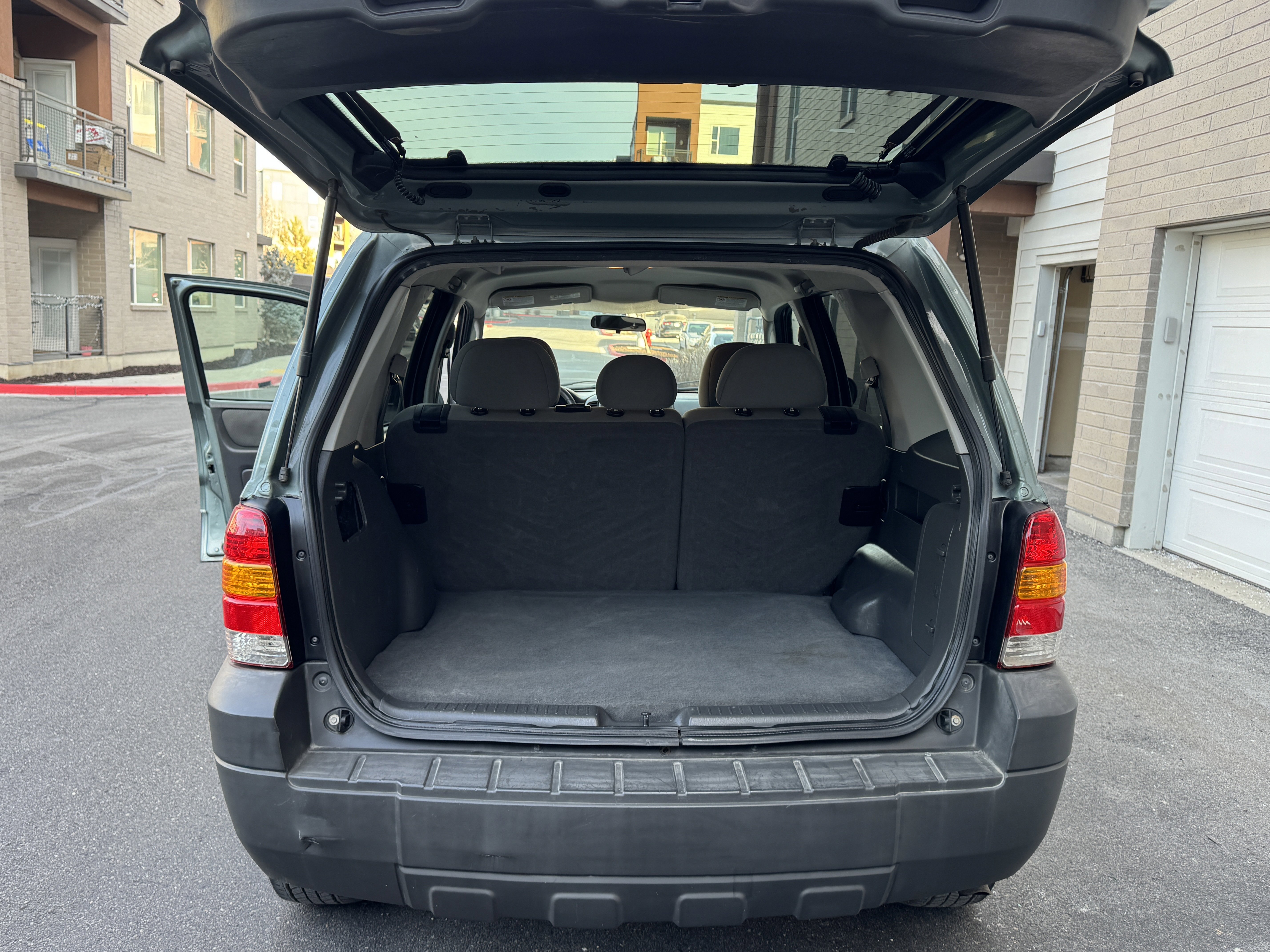 Used 2006 Ford Escape 4WD Hybrid image 31