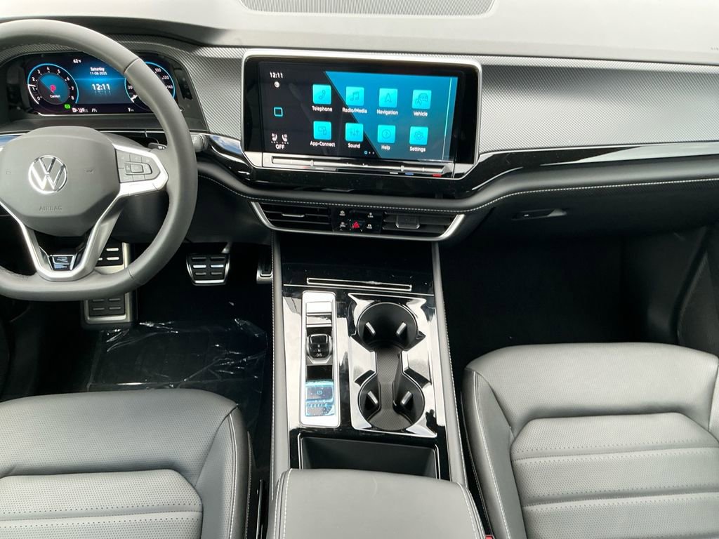 New 2026 Volkswagen Atlas Cross Sport SEL R-Line image 11