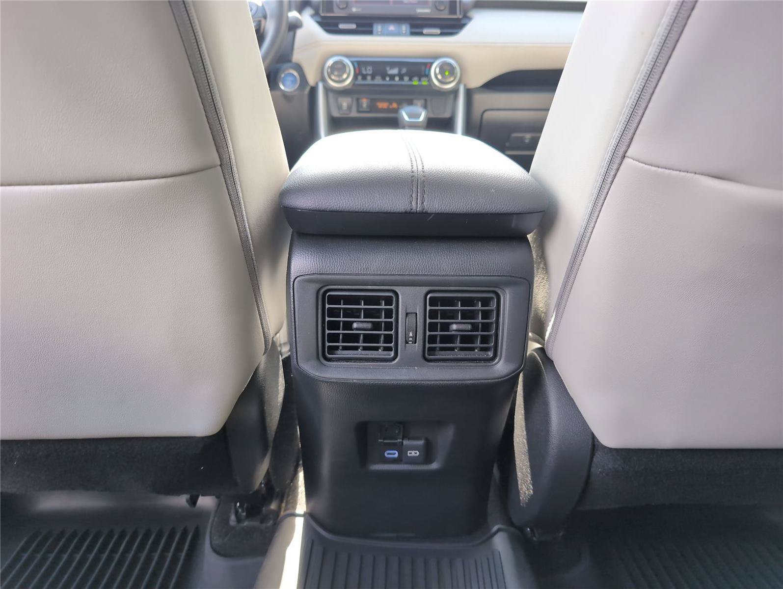 Used 2022 Toyota RAV4 XLE Premium AWD/4WD image 35
