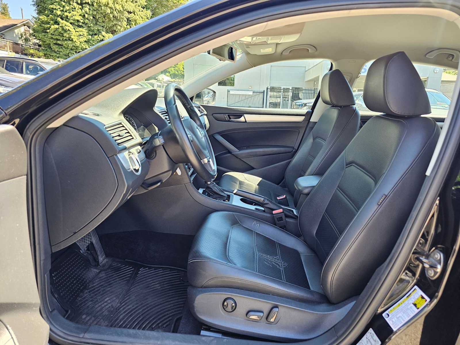 Used 2013 Volkswagen Passat 2.5 SE FWD image 19