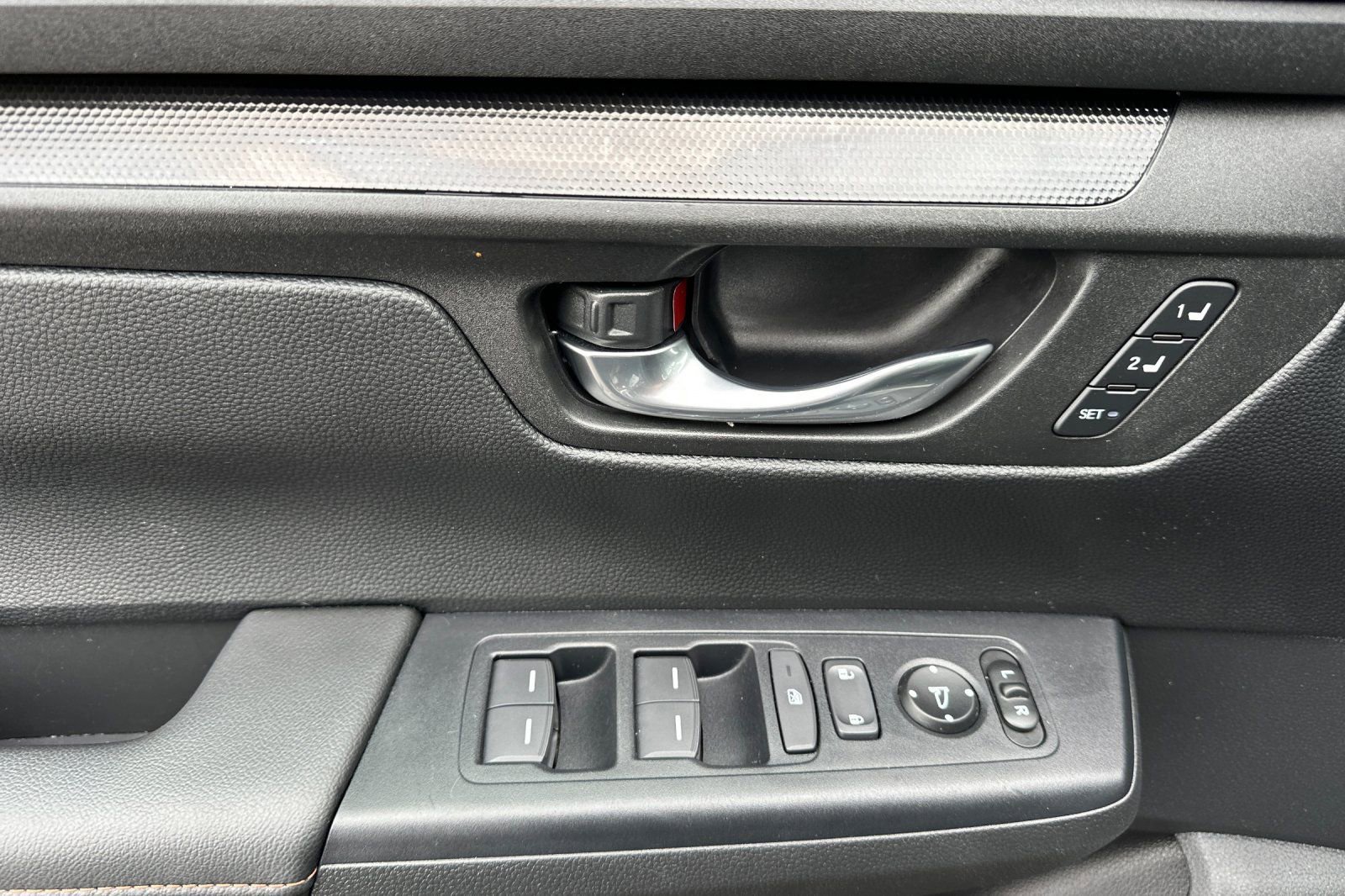 Used 2025 Honda CR-V Sport-L image 11
