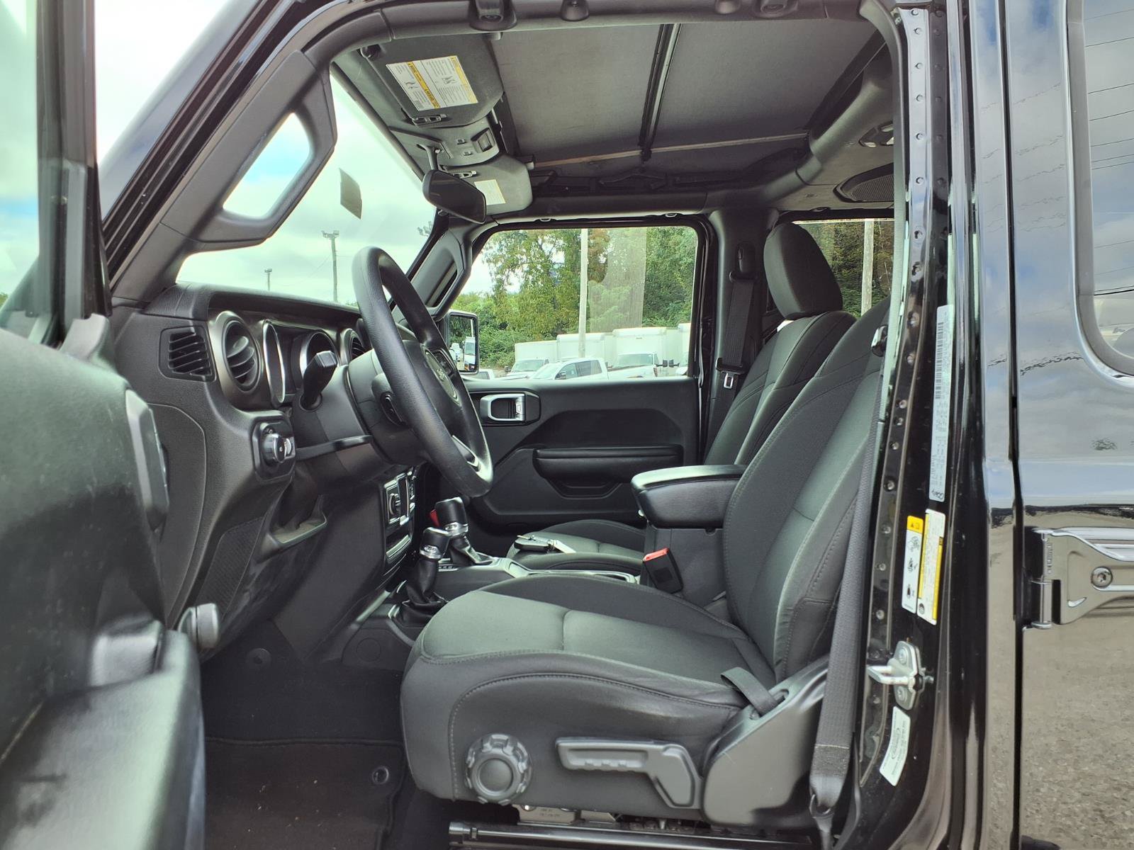 Used 2018 Jeep Wrangler Unlimited Sport AWD/4WD image 15