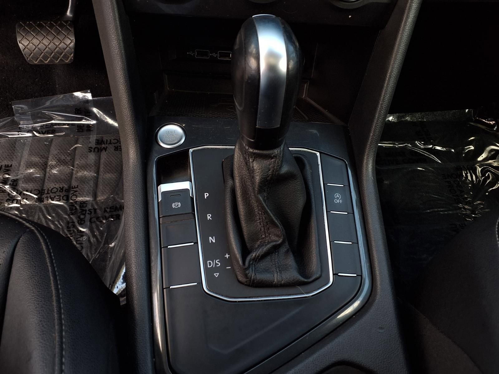 Used 2020 Volkswagen Tiguan SE FWD image 10
