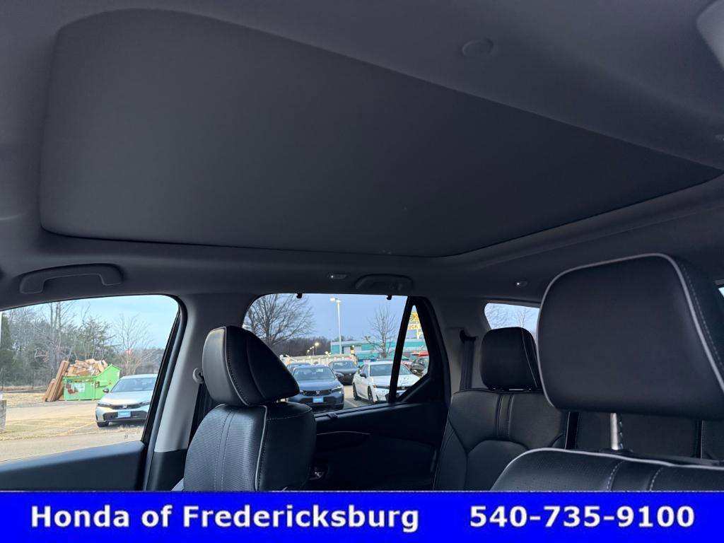 Used 2025 Honda Pilot Elite image 33