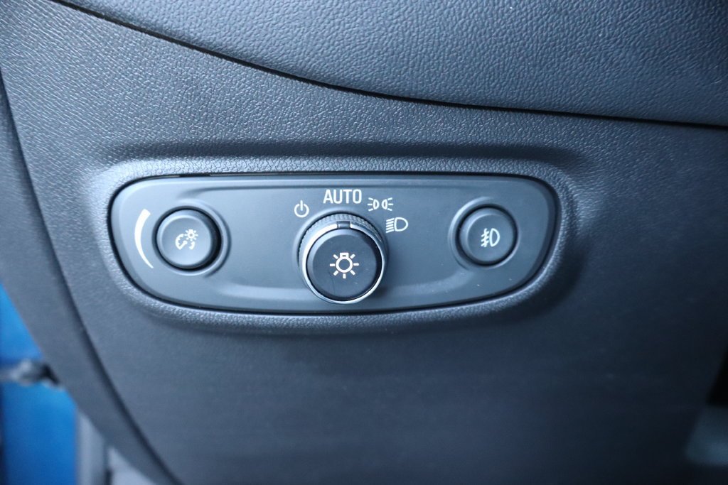 Used 2021 Chevrolet Equinox LT FWD image 16