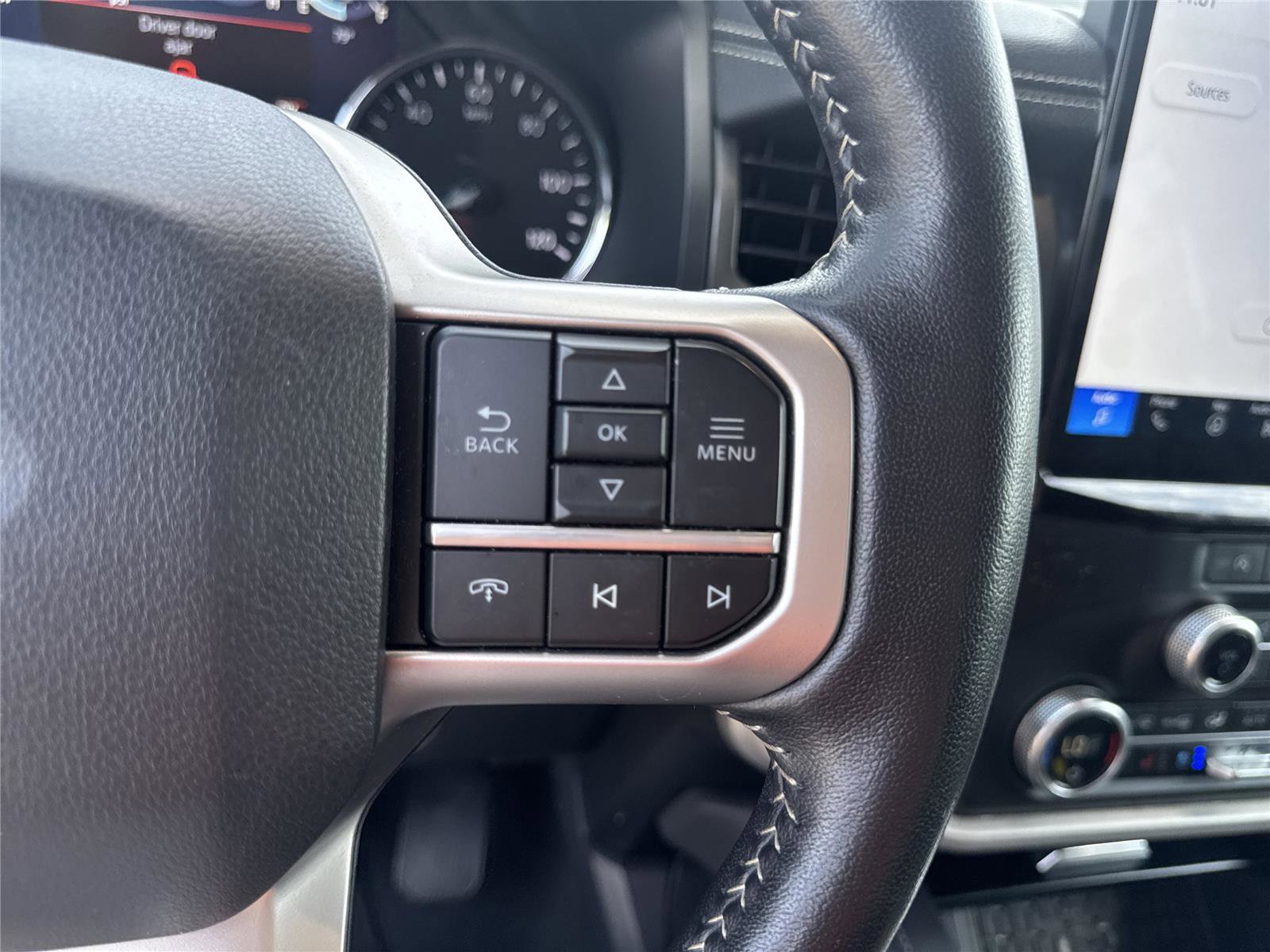 Used 2024 Ford Expedition XLT image 22