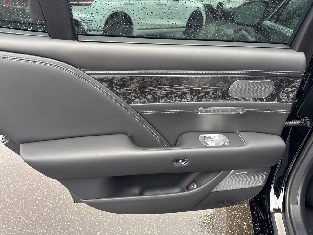 Used 2024 Genesis G90 3.5T AWD/4WD image 41