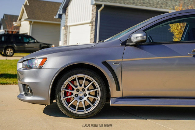 Used 2015 Mitsubishi Lancer Evolution GSR image 4