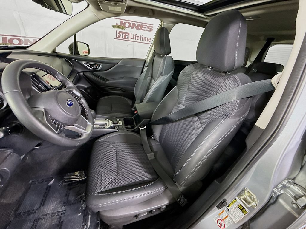 Used 2020 Subaru Forester Premium AWD/4WD image 25