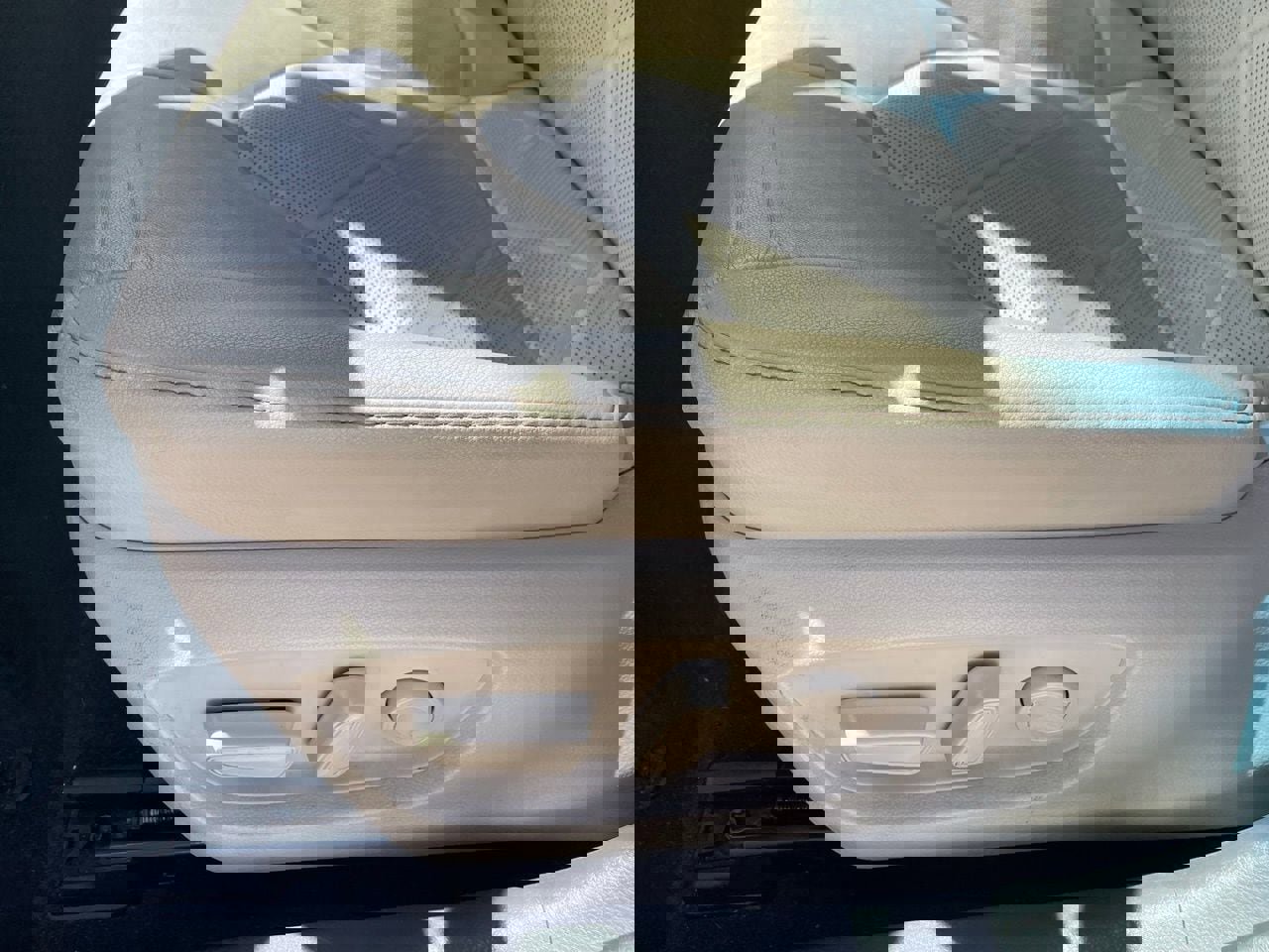 Used 2018 Toyota Camry XLE image 5