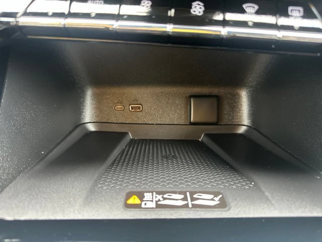 Used 2026 Chevrolet Traverse High Country AWD/4WD image 23