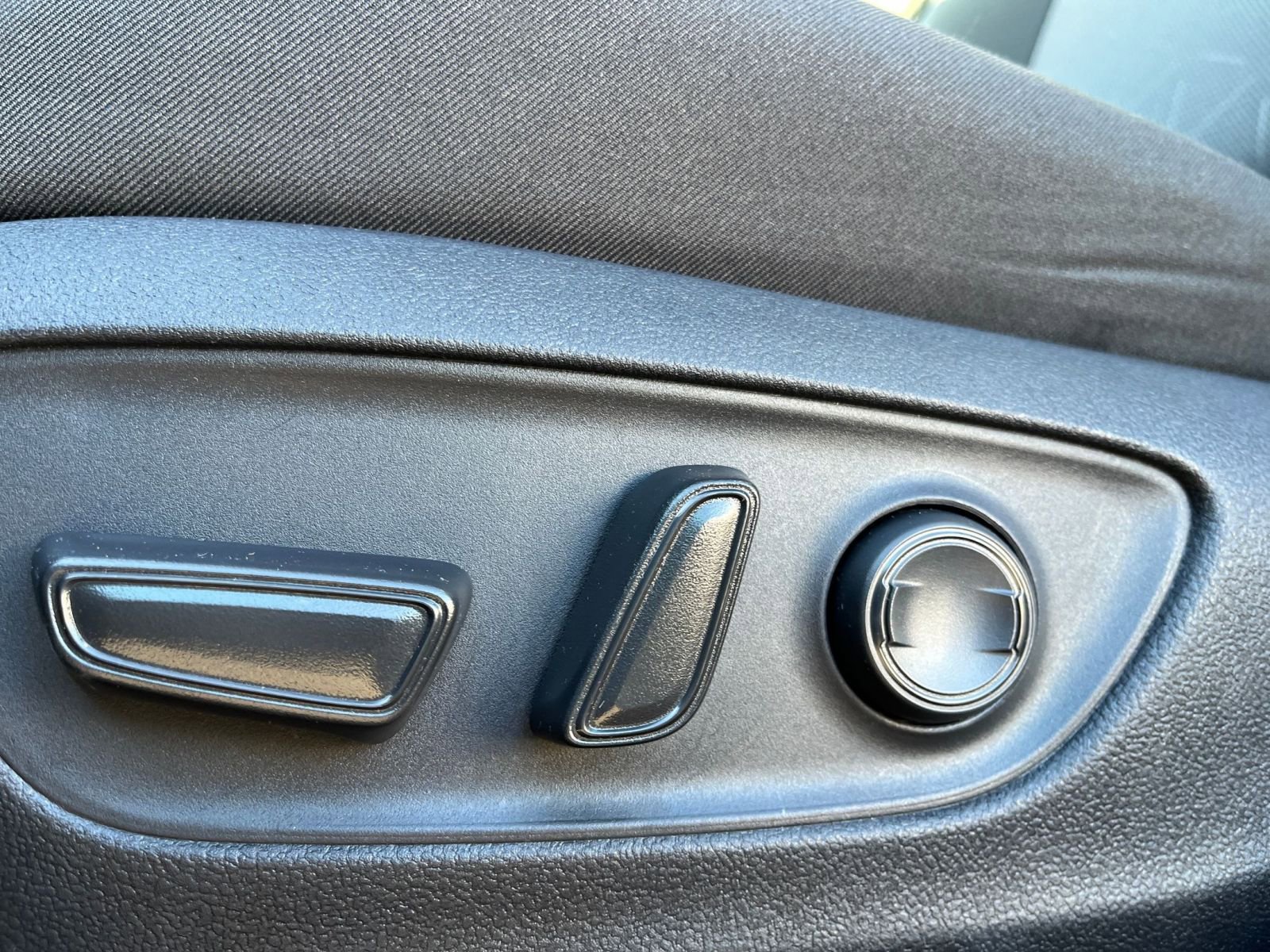 Used 2025 Toyota RAV4 XLE w/ Convenience Package image 23