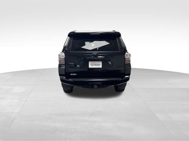 Used 2020 Toyota 4Runner SR5 image 4